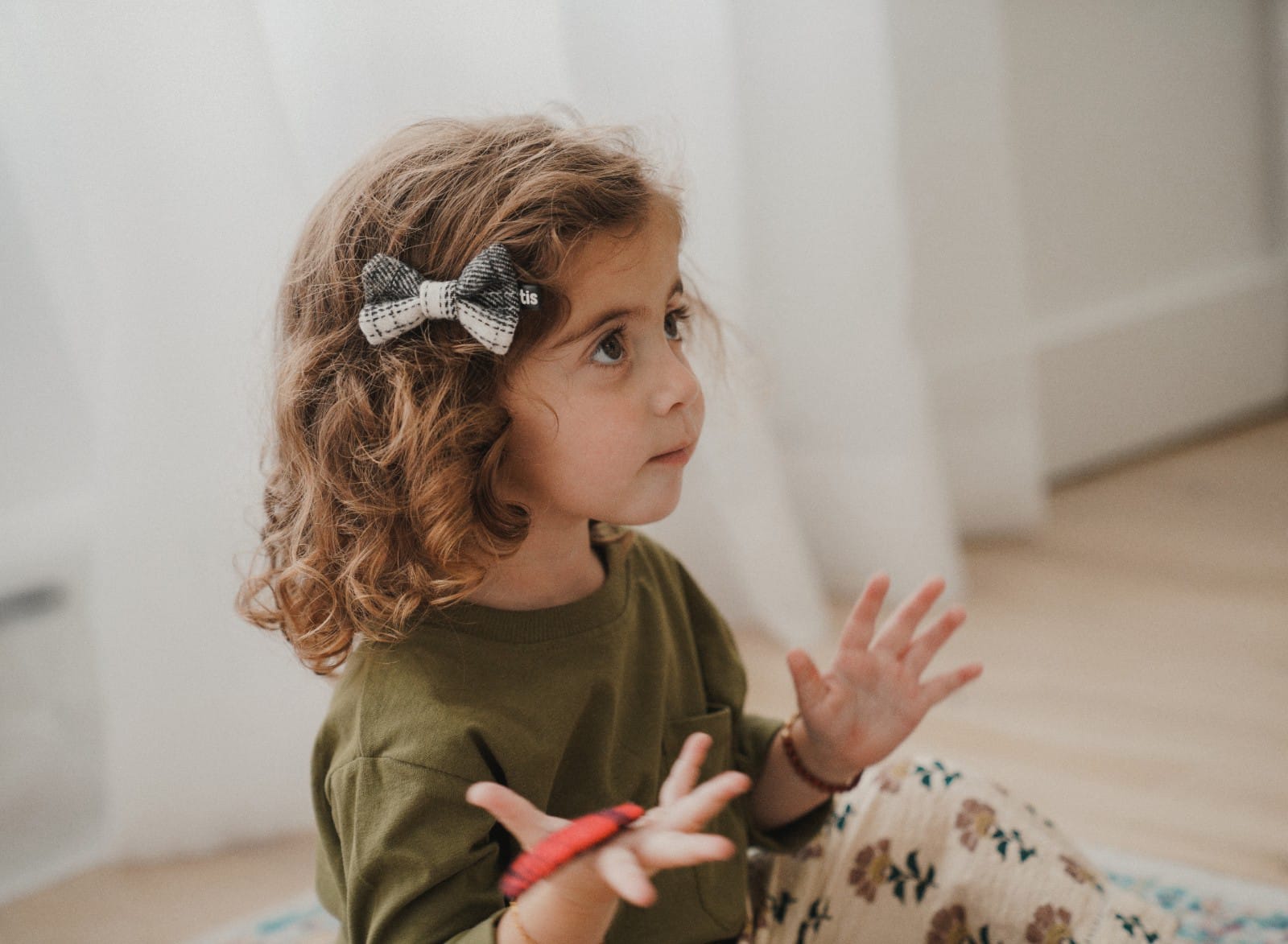 Black/ White Plaid Bow Clip Set